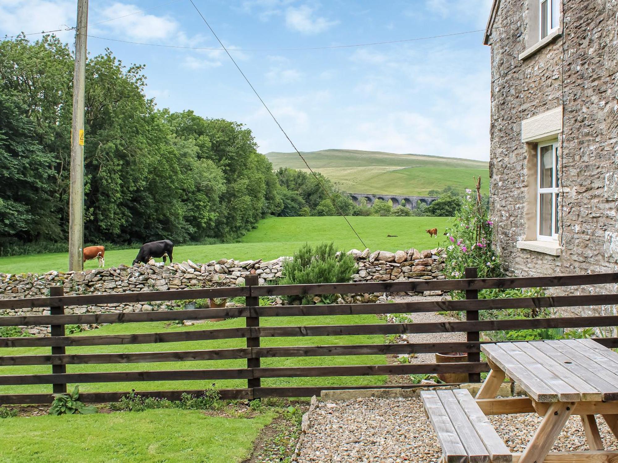 Smardale Cottage Crosby Garrett ภายนอก รูปภาพ